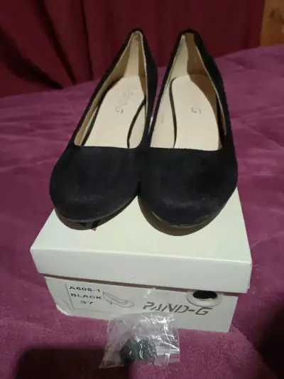 Zapatos negros elegantes para mujer - miniatura 2