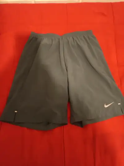 Shorts deportivos Nike Dri-FIT grises - miniatura 1
