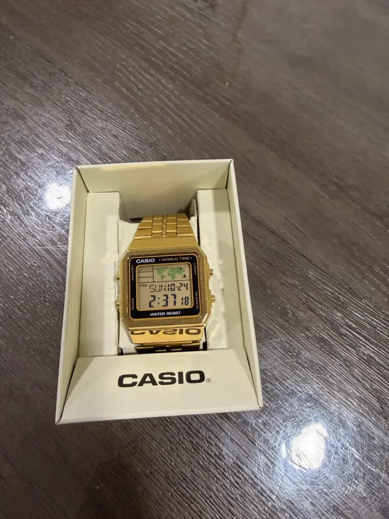 Reloj Casio Dorado Digital Resistente al Agua
