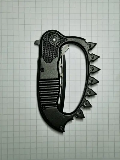 Cuchillo táctico con diseño biohazard y hoja negra - miniatura 3