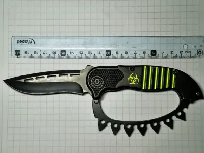 Cuchillo táctico con diseño biohazard y hoja negra - miniatura 4