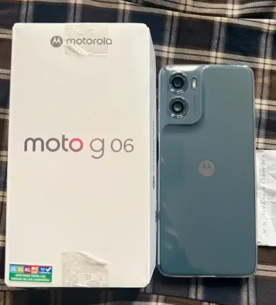 Smartphone Motorola Moto G06 con caja - miniatura 2