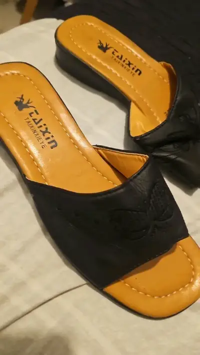 Sandalias planas negras - miniatura 2