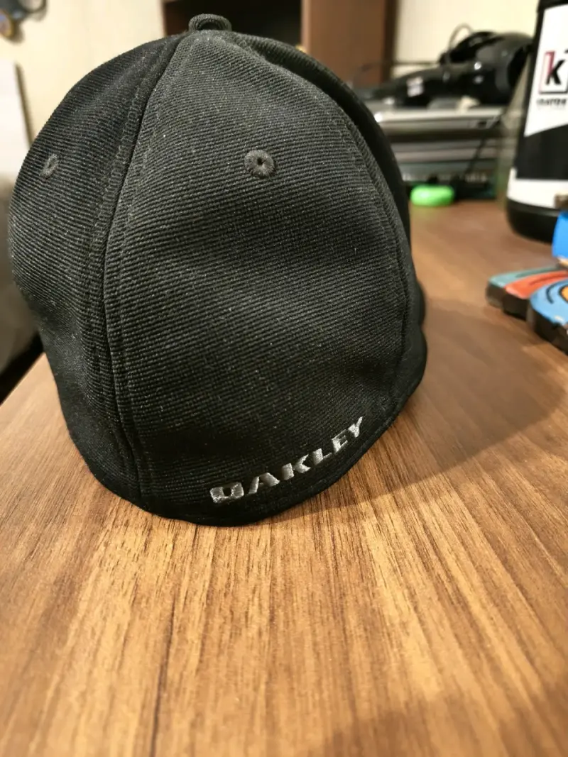Gorra negra Oakley con diseño de calavera - 6