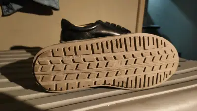 Zapatillas negras de plataforma para mujer - miniatura 2