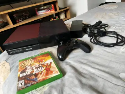Consola Xbox One con 1 juego físico y descargados - miniatura 1