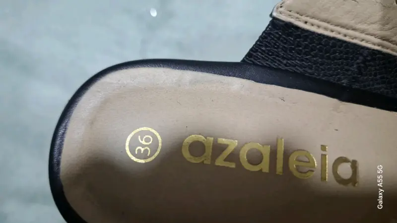 Sandalias de cuña Azaleia en negro y rojo - 4