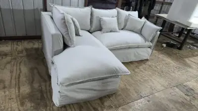 Sofá seccional esquinero gris claro nuevo - miniatura 2