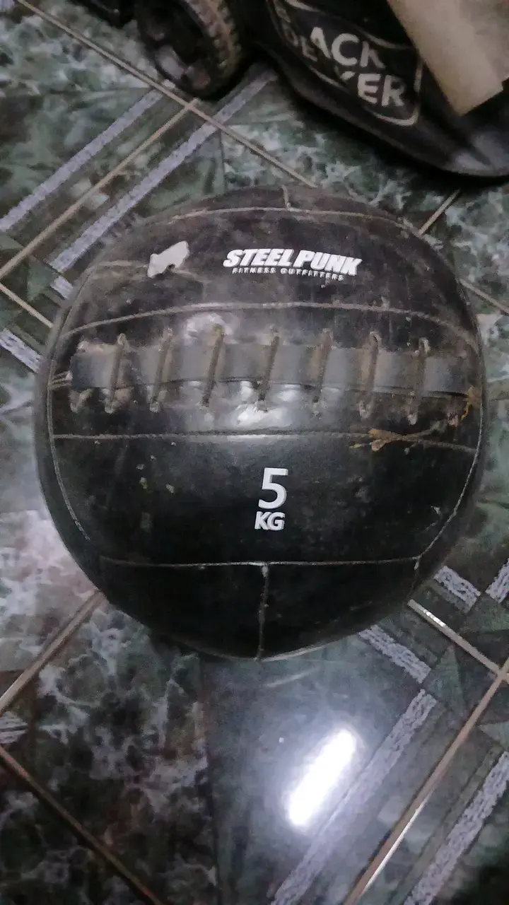 Pelota de entrenamiento Steel Punk 5 kg - 1