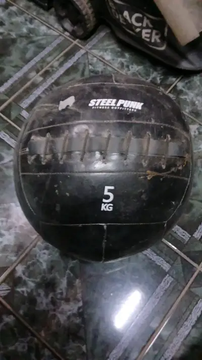 Pelota de entrenamiento Steel Punk 5 kg - miniatura 1