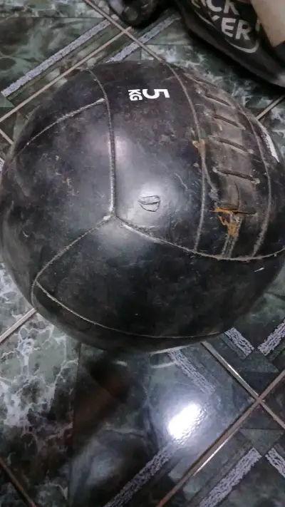 Pelota de entrenamiento Steel Punk 5 kg - miniatura 3