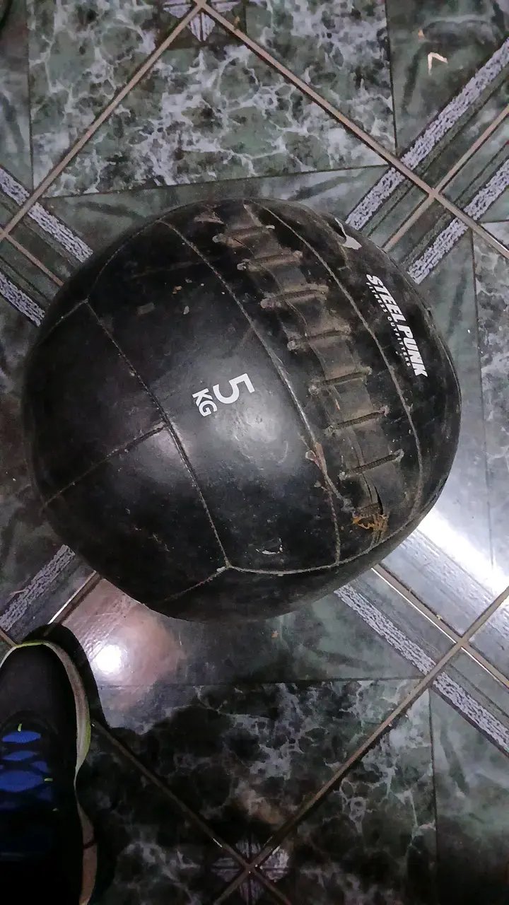 Pelota de entrenamiento Steel Punk 5 kg - 6