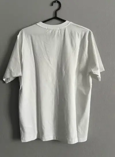 Polera Calvin Klein original blanca con estampado - miniatura 2
