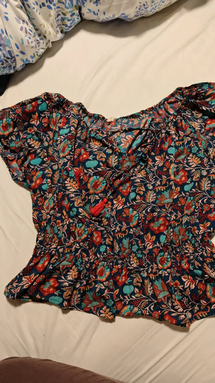 Blusa estampada floral colorida - 1