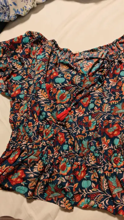 Blusa estampada floral colorida - miniatura 2