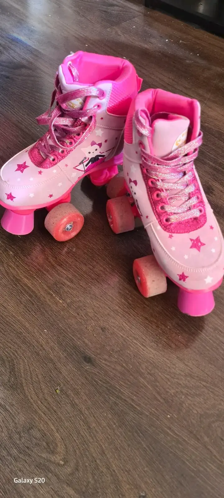 Patines de cuatro ruedas rosados para niña - 2