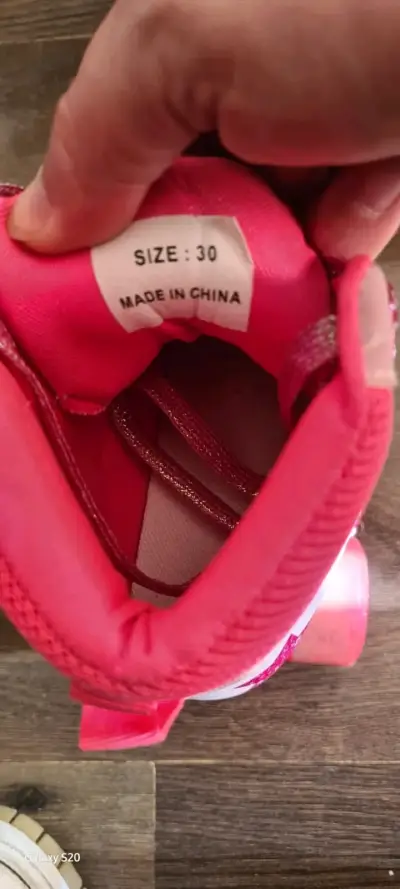 Patines de cuatro ruedas rosados para niña - miniatura 3