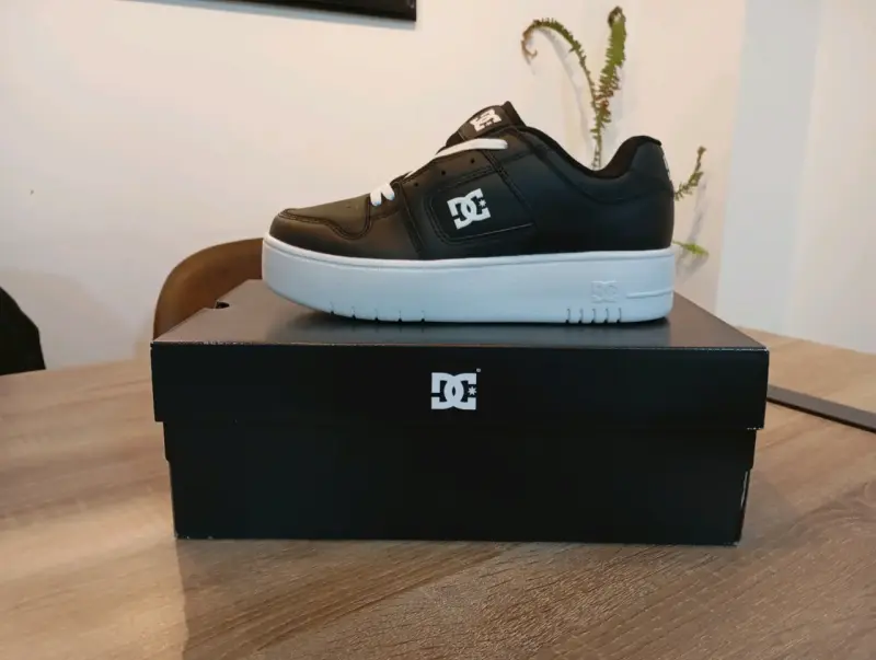 Zapatillas DC Manteca 4 Platform negras para mujer - 3