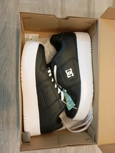 Zapatillas DC Manteca 4 Platform negras para mujer - miniatura 4