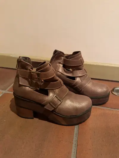 Botines de cuero café medio dorado con hebillas - miniatura 3