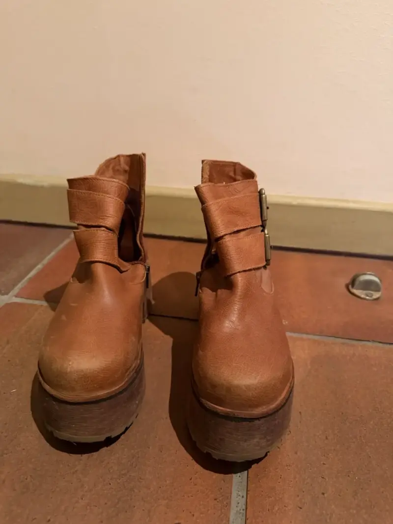 Botines de cuero marrón con plataforma y hebillas - 2