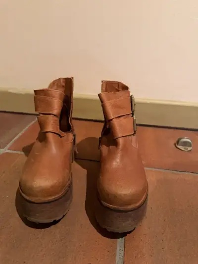 Botines de cuero marrón con plataforma y hebillas - miniatura 2