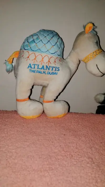 Peluche de camello Atlantis The Palm Dubai - miniatura 3