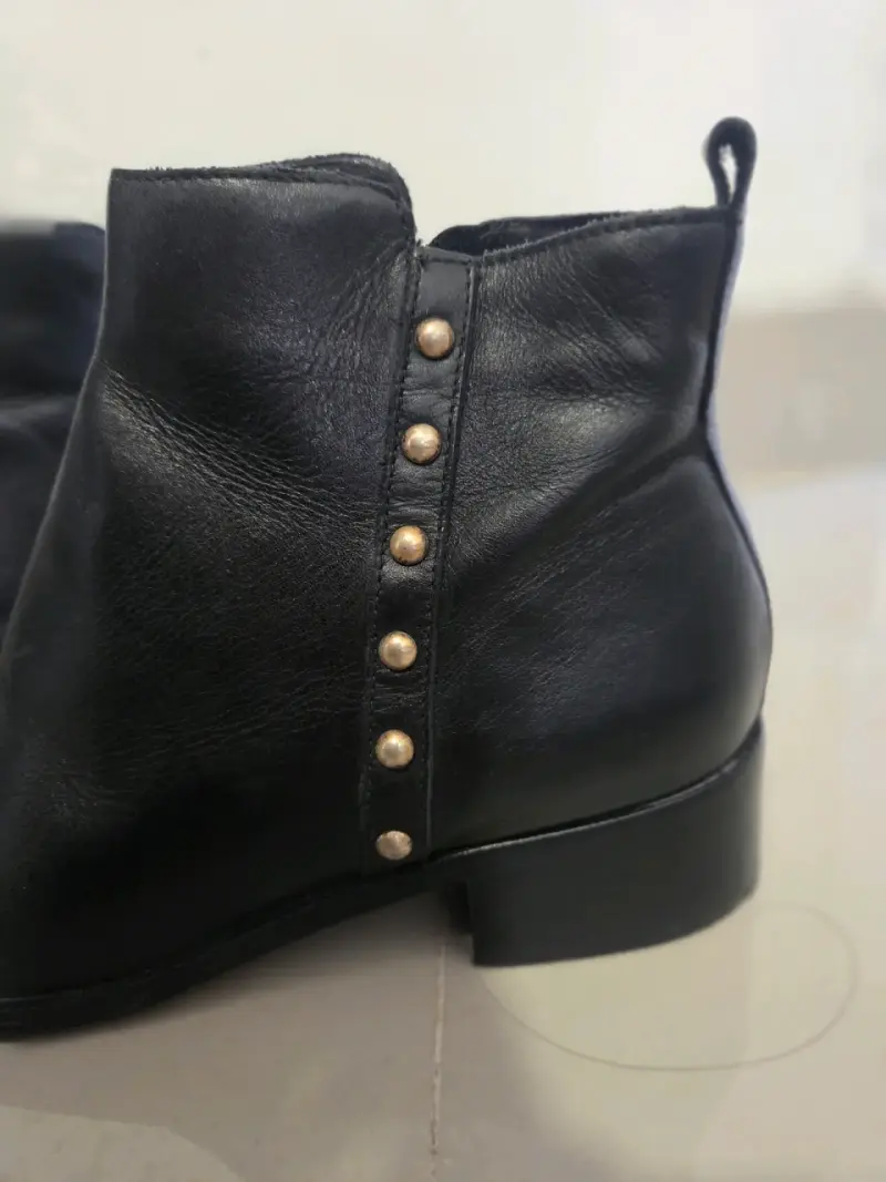 Botines de cuero gacel negro con tachas - 2