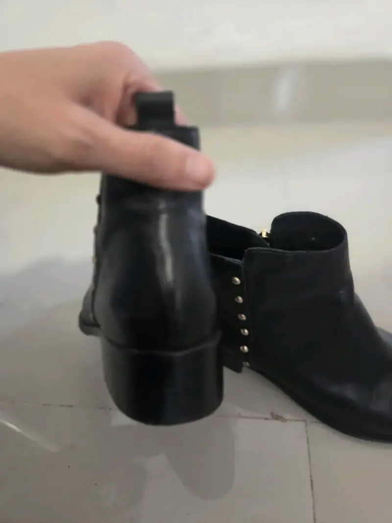 Botines de cuero gacel negro con tachas - 4