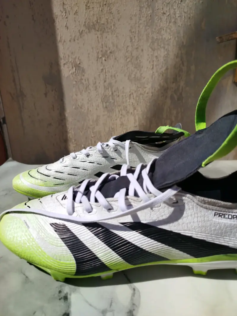 Zapatillas de Fútbol Adidas Predator Blancas Negr - 2