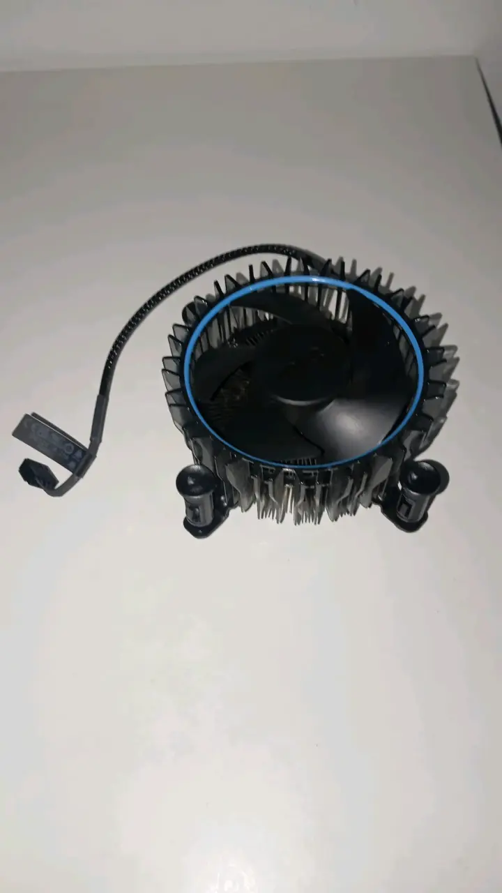 Disipador intel Cooler i5 12400 f usado casi nuevo - 3