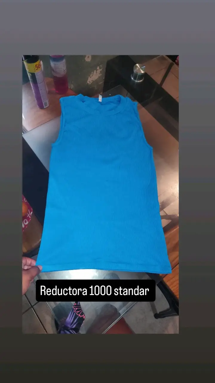 Polera sin mangas azul para mujer - 1