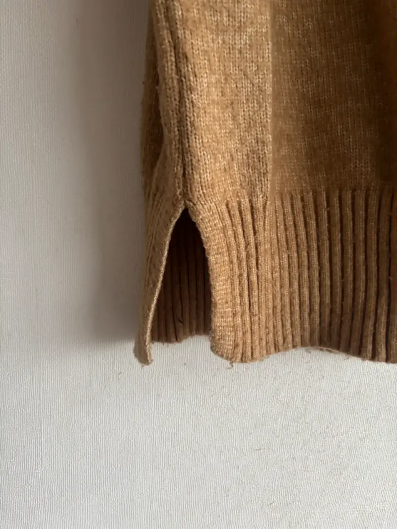 Suéter cuello alto camel Alaniz - 2
