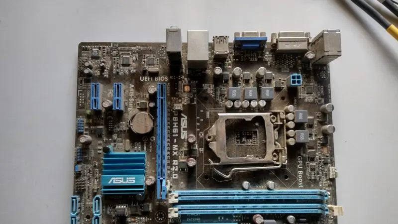 Placa Madre Asus P8H61-MX R2.0