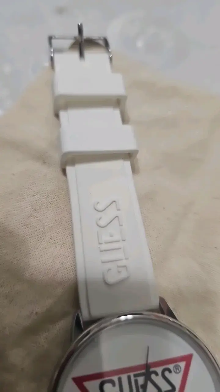 Reloj Guess Originals Blanco Resistente al Agua - 3