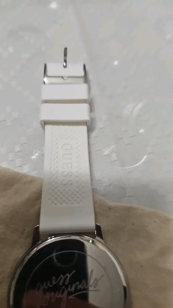 Reloj Guess Originals Blanco Resistente al Agua - 4