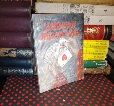 La Revolución Juega Sus Cartas - miniatura 1