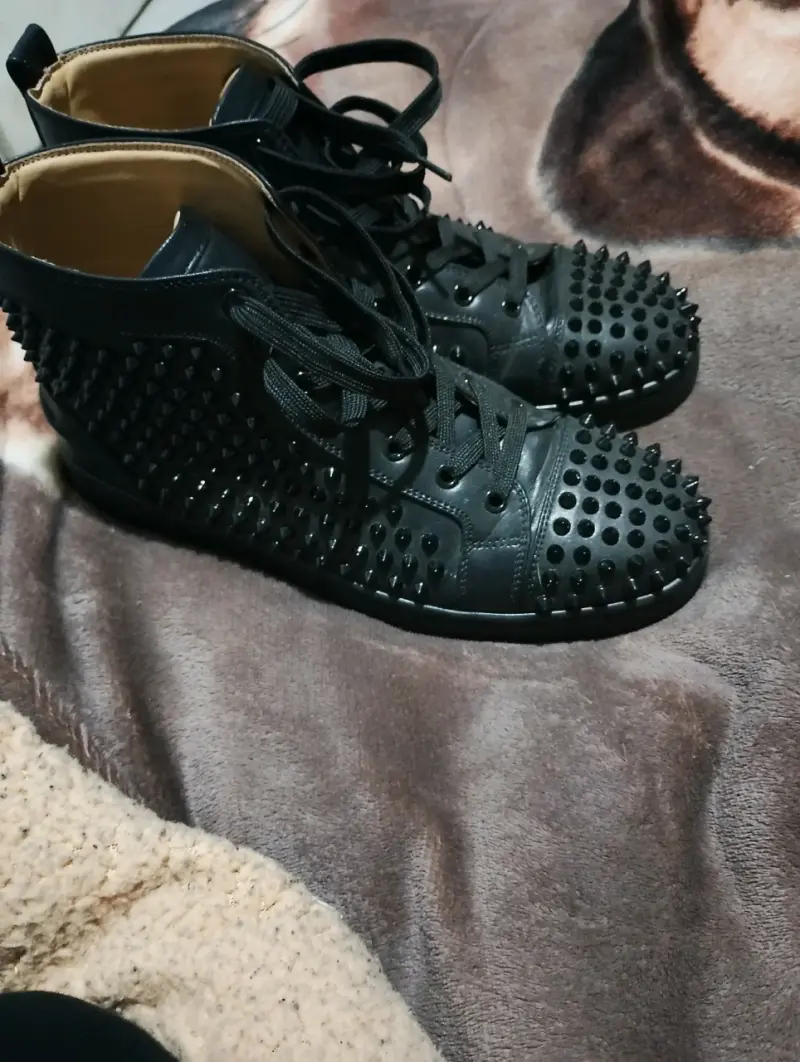 Zapatillas suela roja - 1