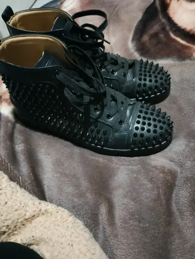 Zapatillas suela roja - miniatura 1
