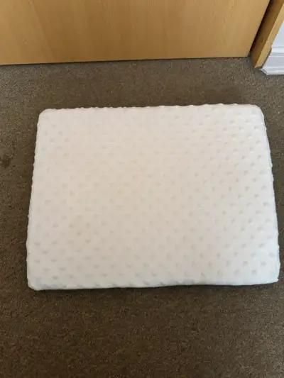 Cojín anti reflujo  para bebé blanco - miniatura 1