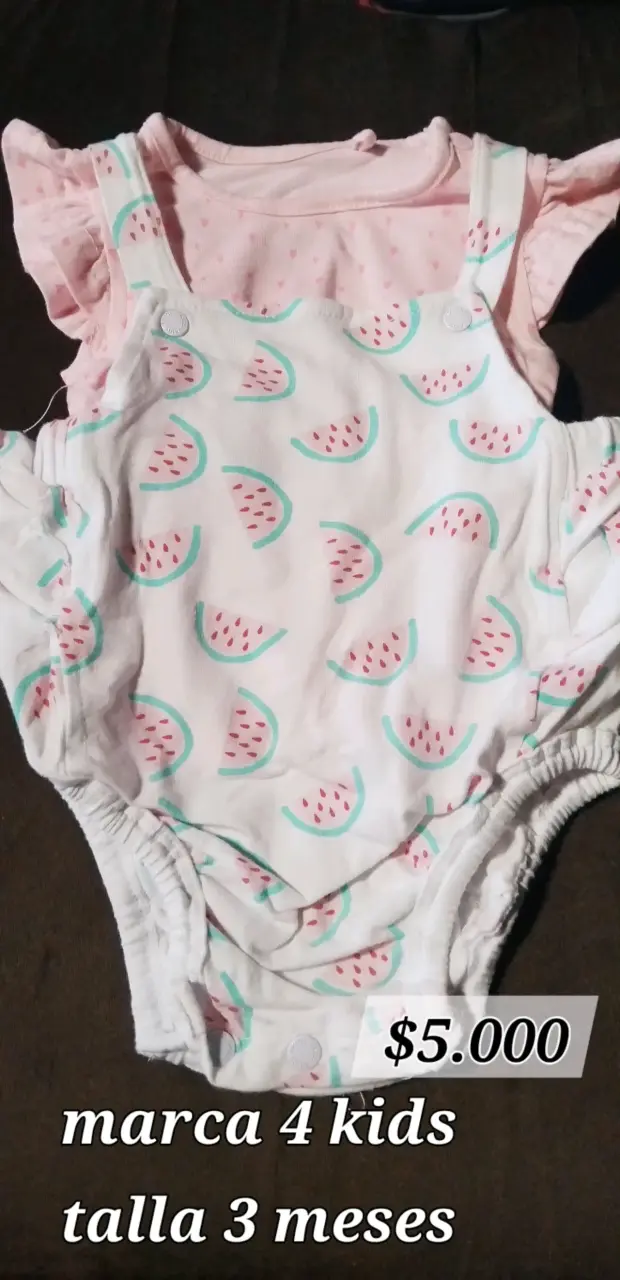 Enterito de bebé con diseño de sandías