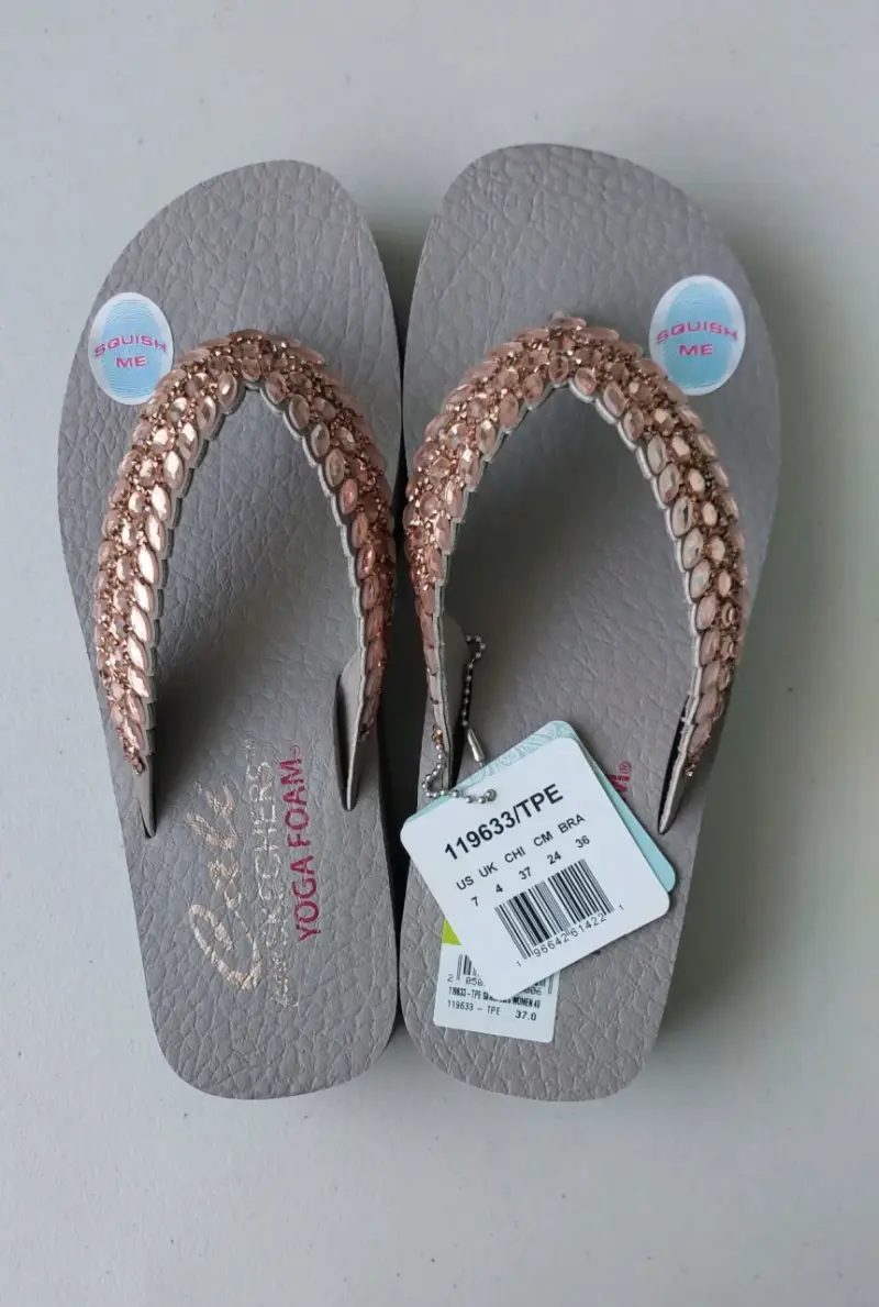 Sandalias Skechers Yoga Foam doradas - 1