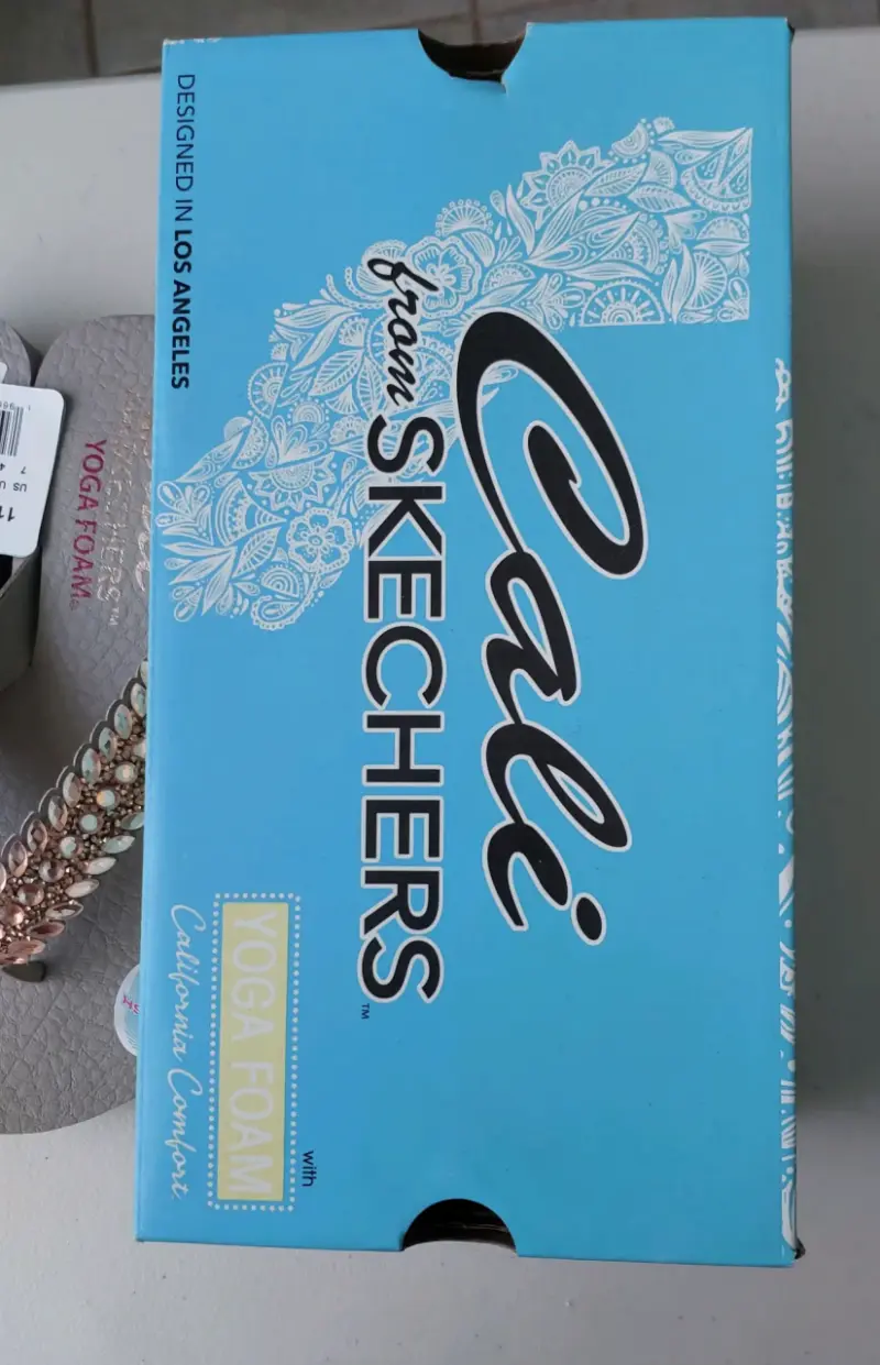 Sandalias Skechers Yoga Foam doradas - 4