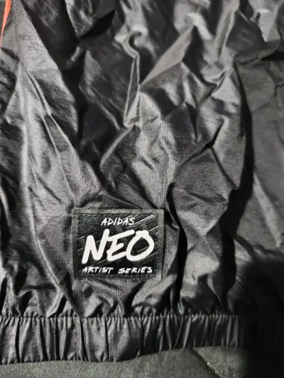 Chaqueta deportiva Adidas Neo negra y amarilla - miniatura 2