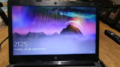Notebook HP Intel Core i3 en buen estado - miniatura 2
