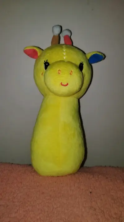 Peluche de jirafa amarilla suave - miniatura 1