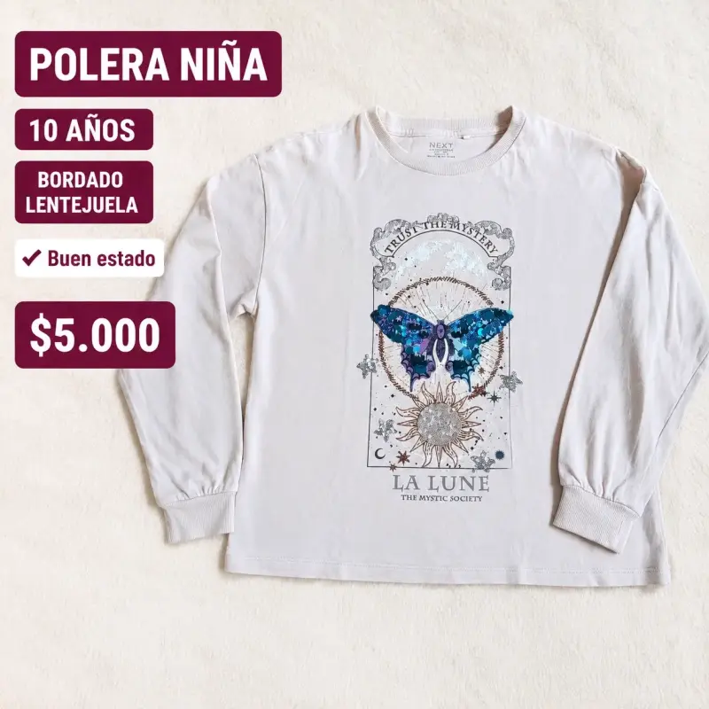 Polera manga larga con diseño de mariposa - 1