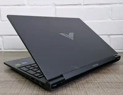 HP Victus 15 Gaming i5 / RTX 2050 / 16GB / SSD 512 - miniatura 2