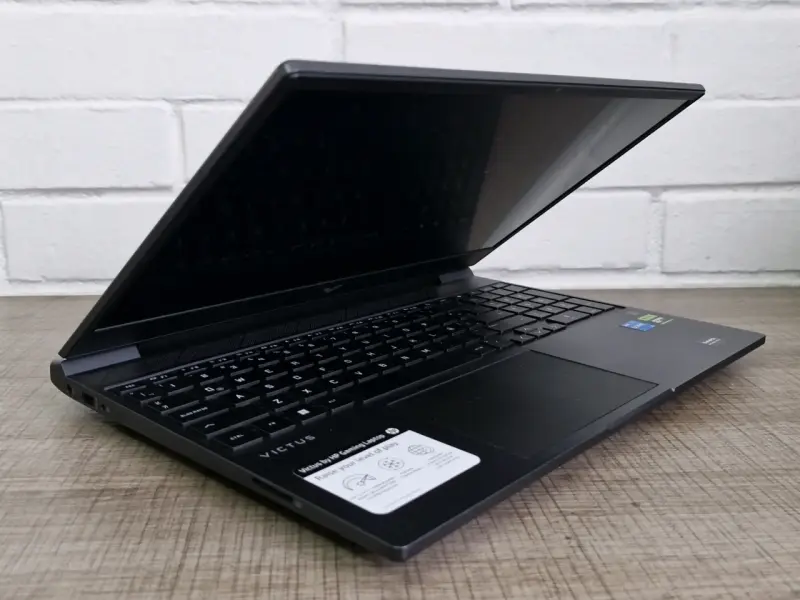 HP Victus 15 Gaming i5 / RTX 2050 / 16GB / SSD 512 - 3