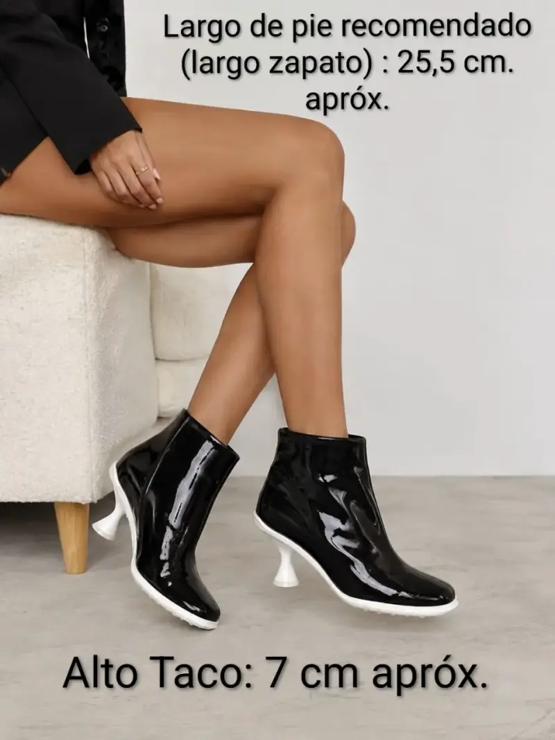 Botines de charol negro Jeffrey Campbell con taco alto - 2